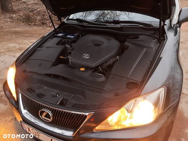 Lexus IS 220d F-Sport - 30