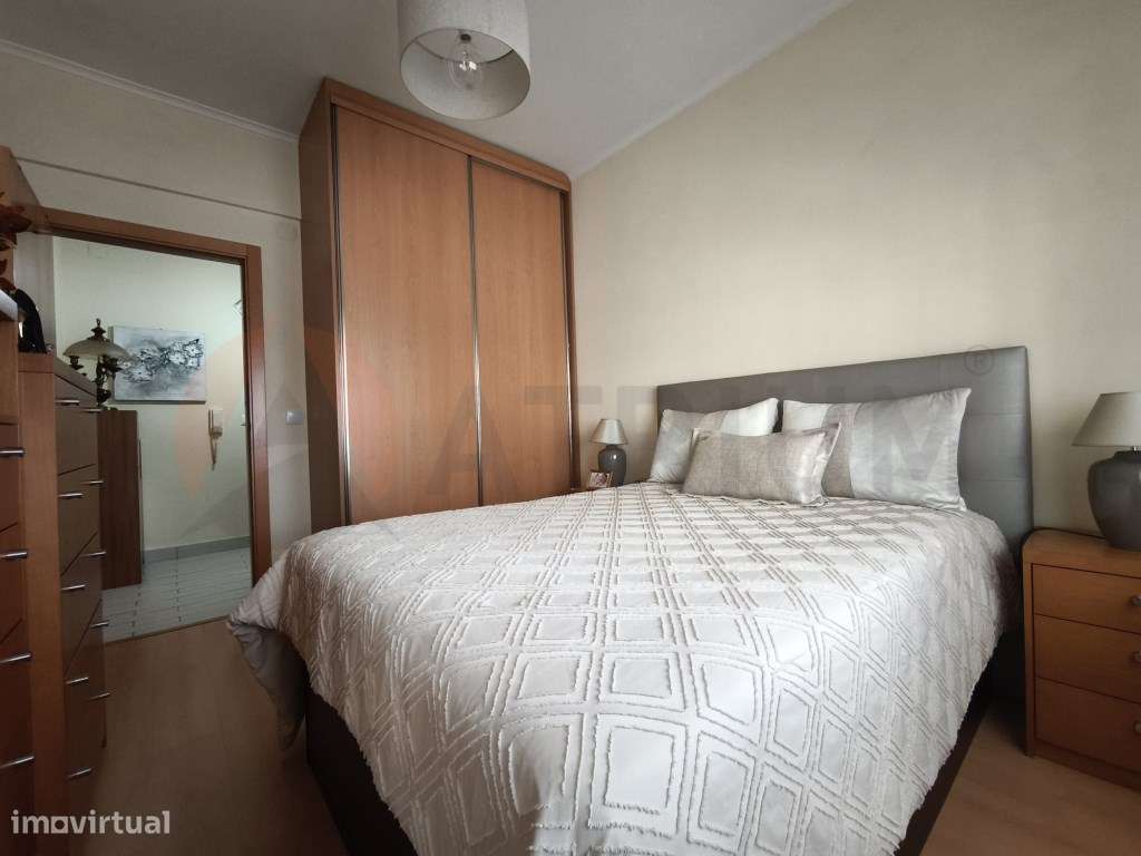 Apartamento T2 parcialmente remodelado em Setúbal (Monte Belo Sul)-5