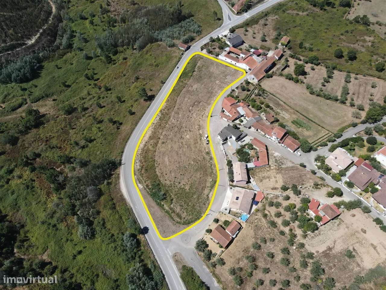 Terreno com viabilidade para loteamento e construção de Edifícios em P - Grande imagem: 3/7