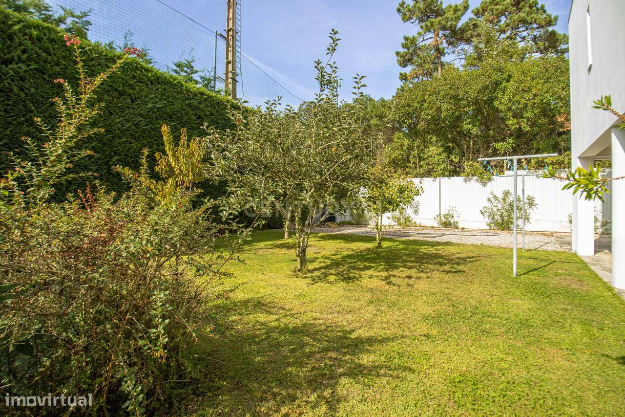 Moradia Isolada T4 291m2 em Lote de 1050 m2 em Mucifal, Colares, Sintr-46