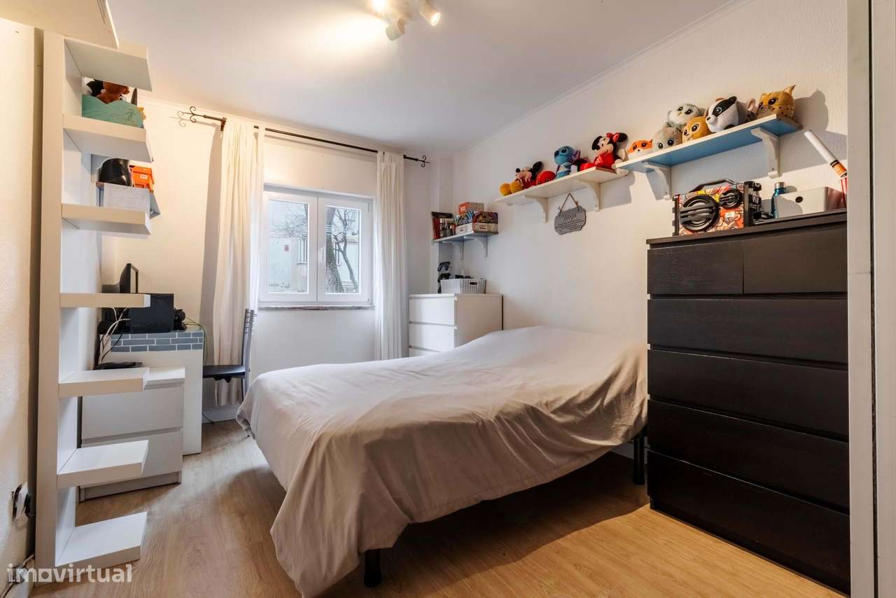 Apartamento T2 Remodelado em Marvila, Lisboa-11