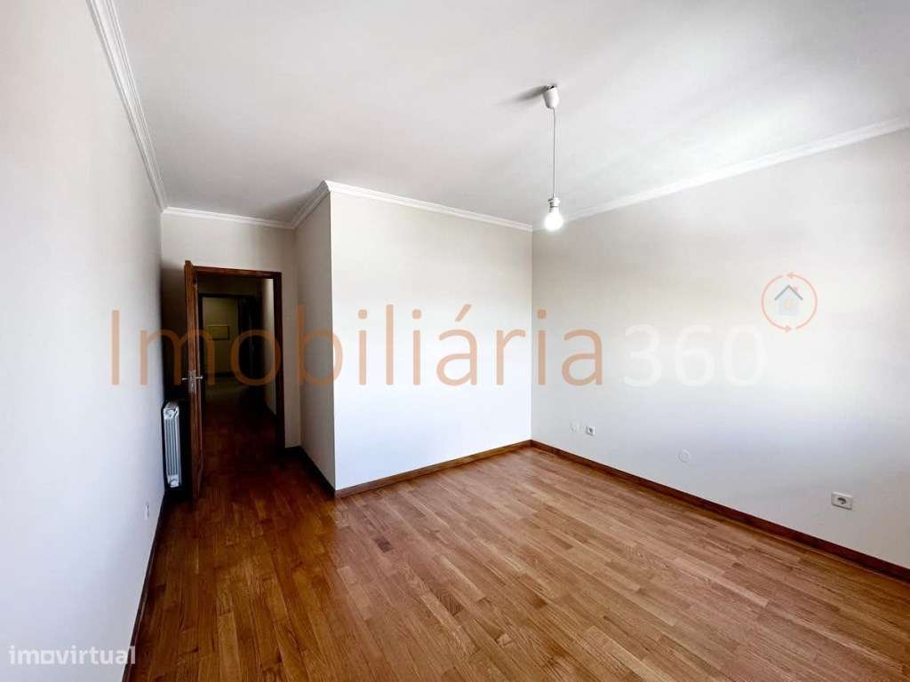 **Apartamento T3 à venda em localização privilegiada!**-16