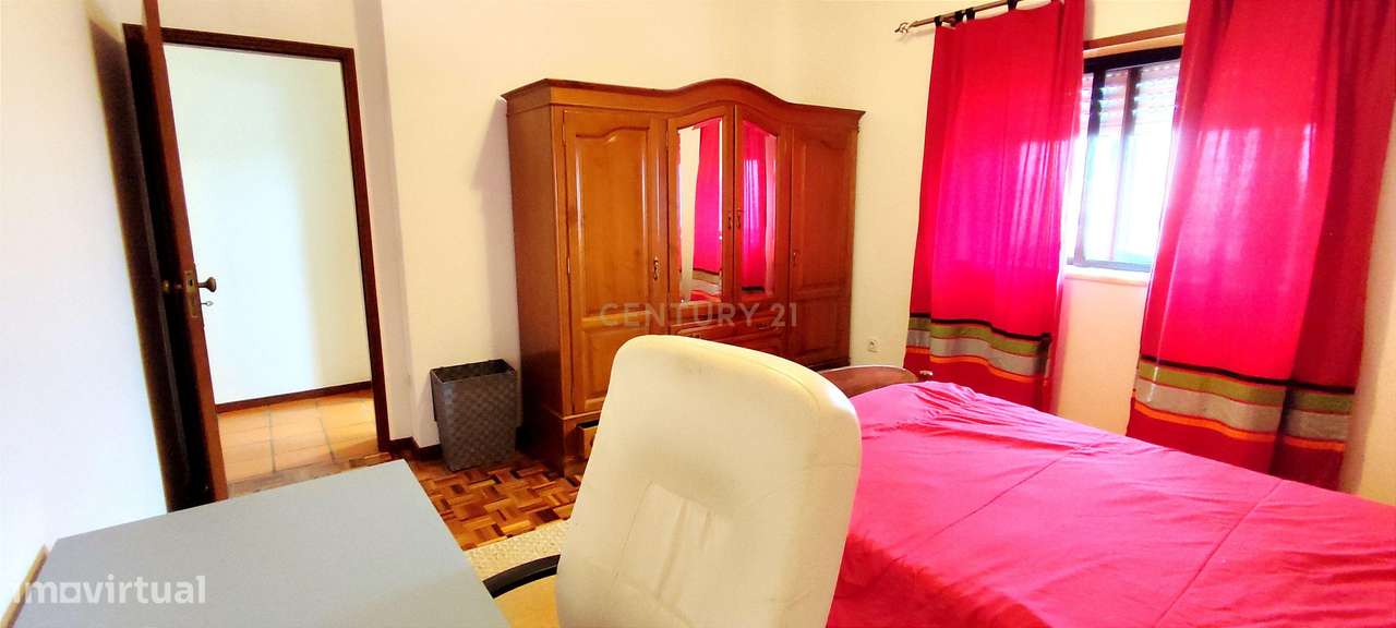 Apartamento T2+2 Duplex em Santa Clara – Espaço, Conforto e uma Vista-7
