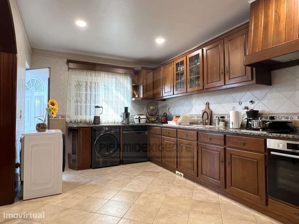 MORADIA T4+1, CAVE 76m2, SÓTAO, GARAGEM, GAIO - MOITA-18