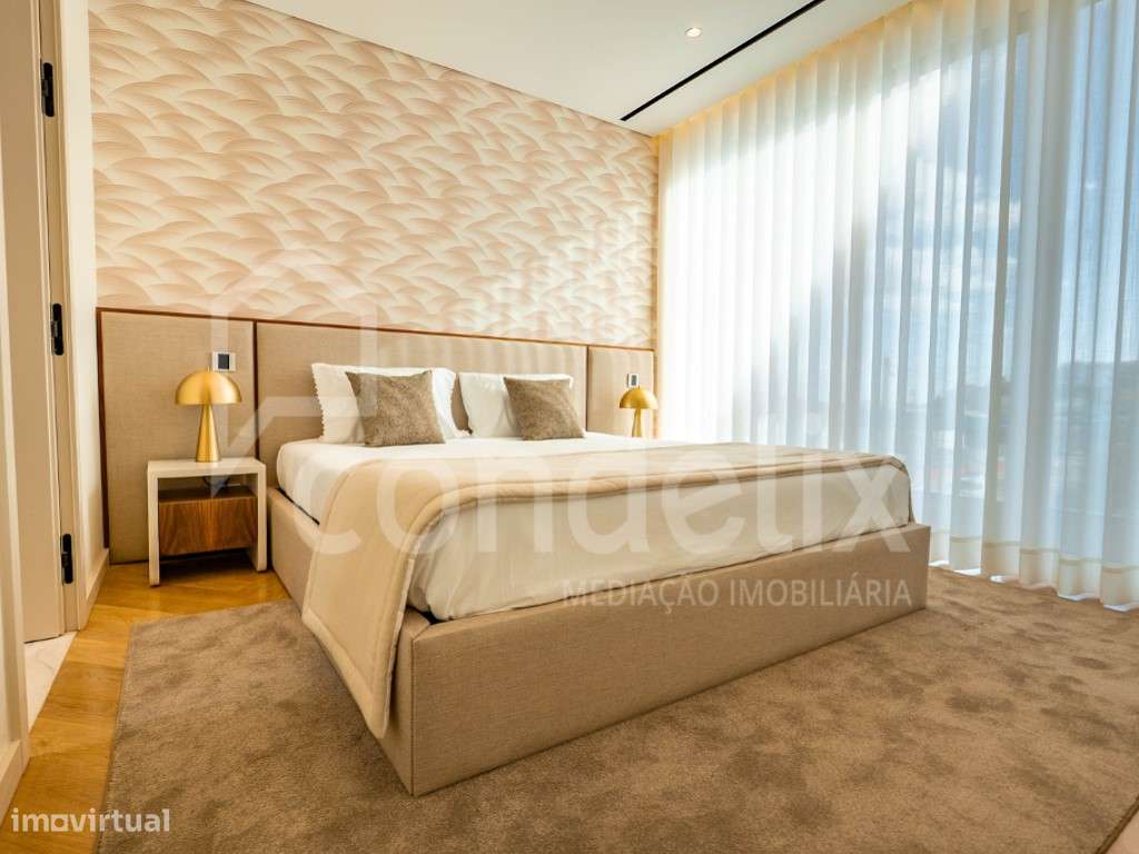 Moradia T5+1 nova com piscina em condomínio fechado de luxo no Estoril-29