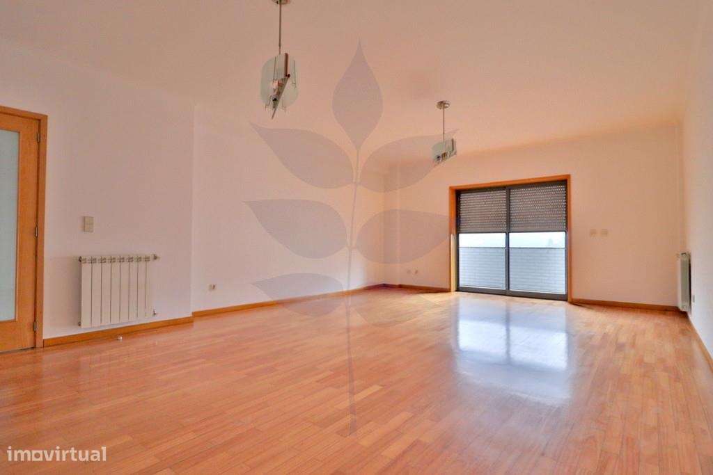 Apartamento T3 - Gualtar - Cozinha Totalmente Equipada-1
