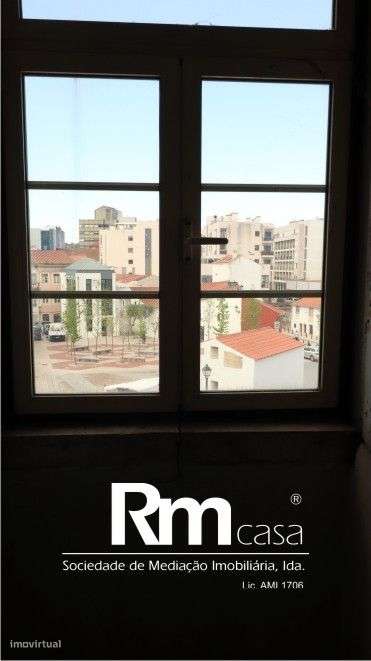 Magnifico prédio devoluto na Rua da Sofia, Largo do Terreiro da Erva-24
