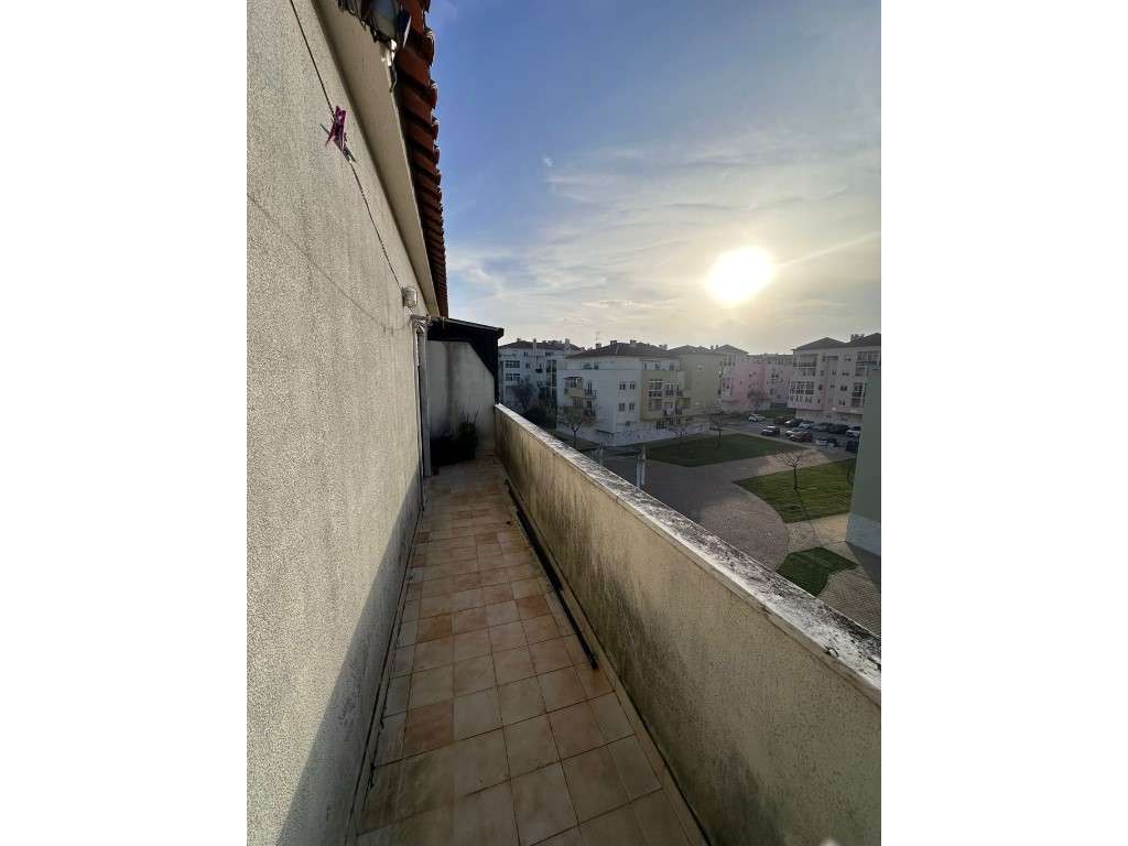 T1 muito espaçoso com 70m² e grande varanda-14