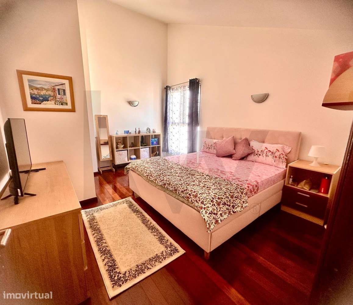 T4 no Último Piso com Terraço de 100m2 e Vista Panorâmica Deslumbrante-20