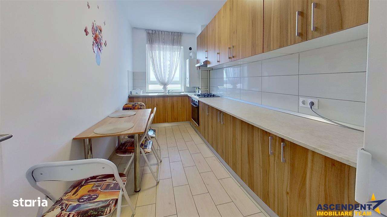 Tur 3D! 2 camere decomandat, mobilat si utilat, cu parcare privata – A - Imagine principală: 3/9