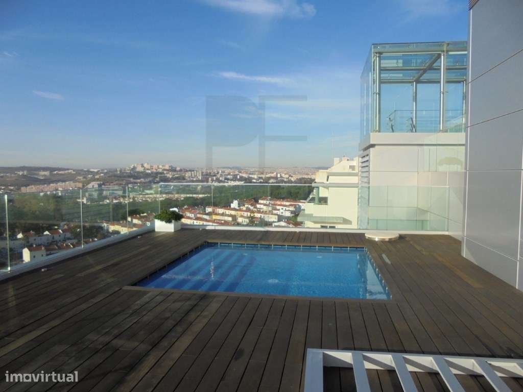 T4 com Vista de Rio - Grande imagem: 2/30