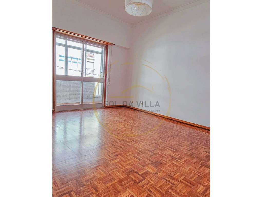 Apartamento T3 com 3 varandas - Laranjeiro, Almada - 319.000€ - Grande imagem: 4/22