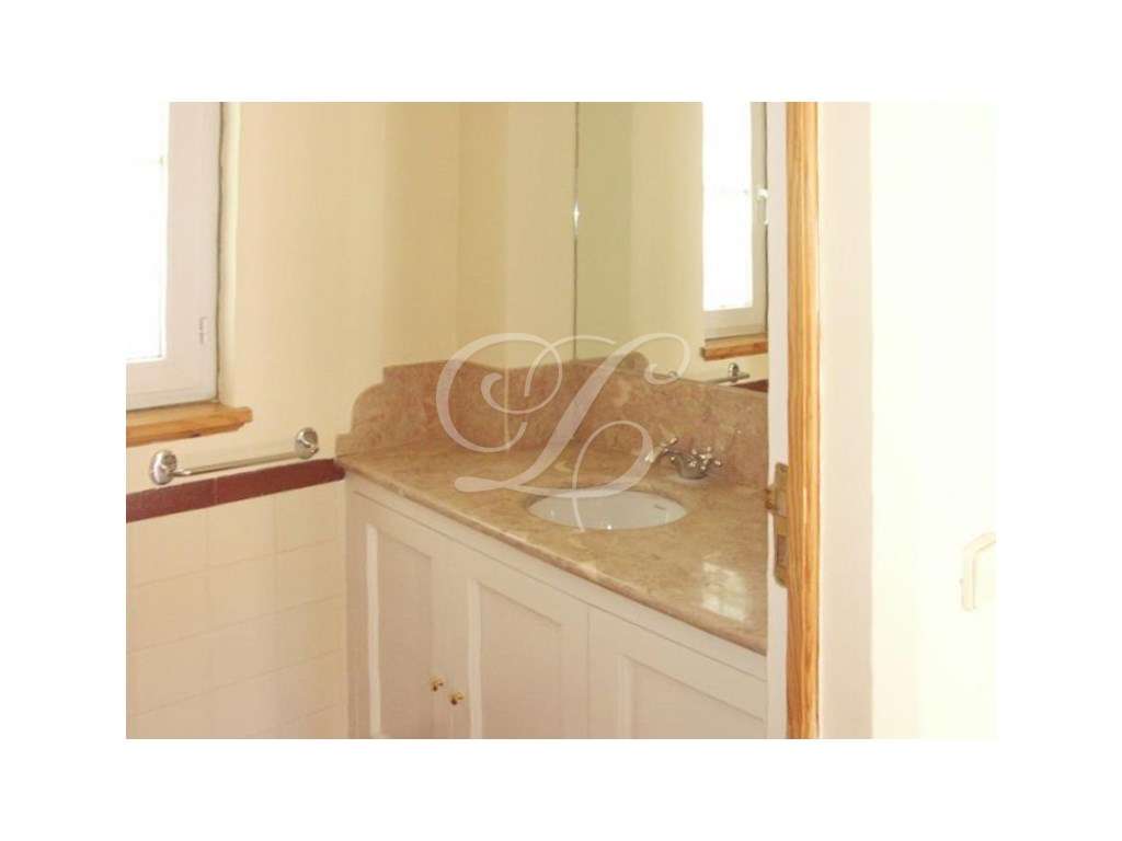 Moradia T6 | Quinta da Marinha - Grande imagem: 5/6