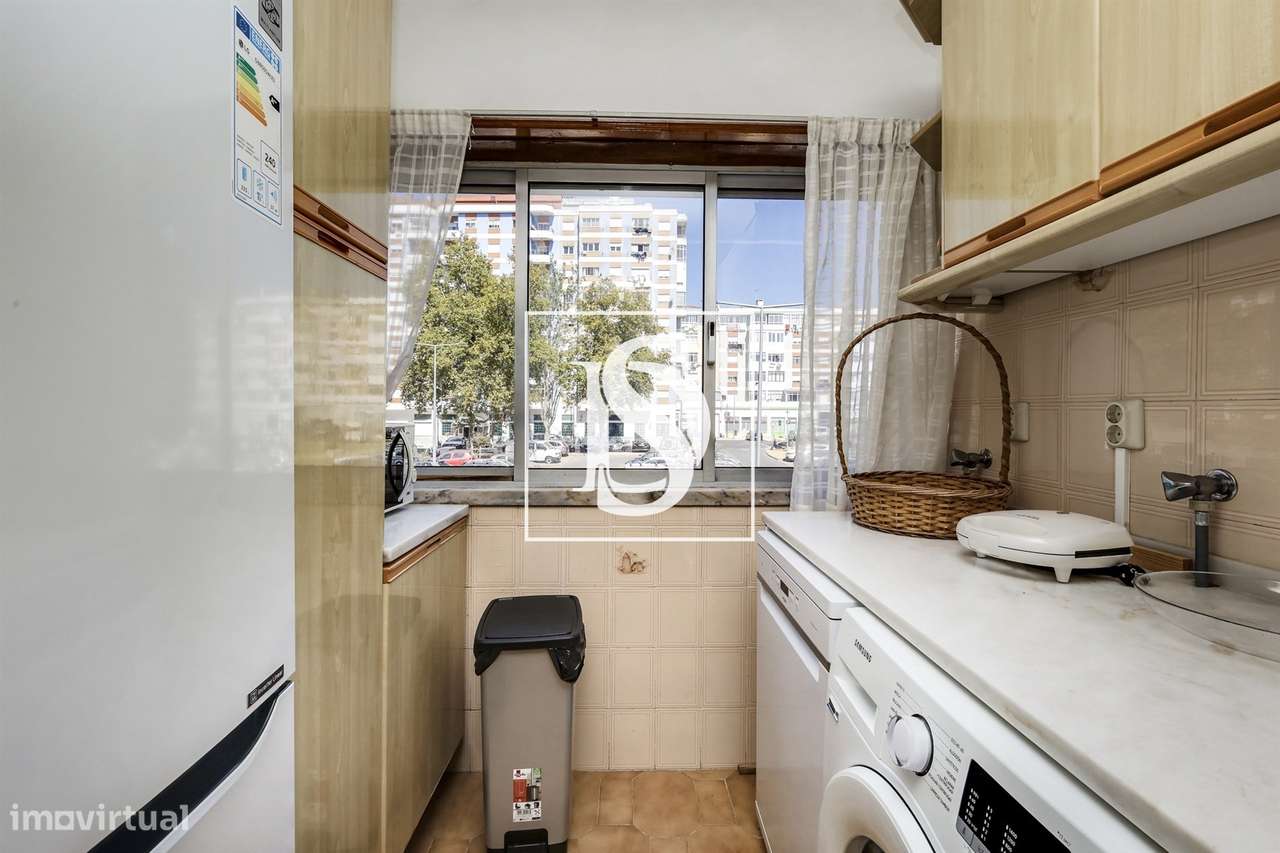 Apartamento T2  com orientação sul, arrecadação e excelente Localizaçã-11