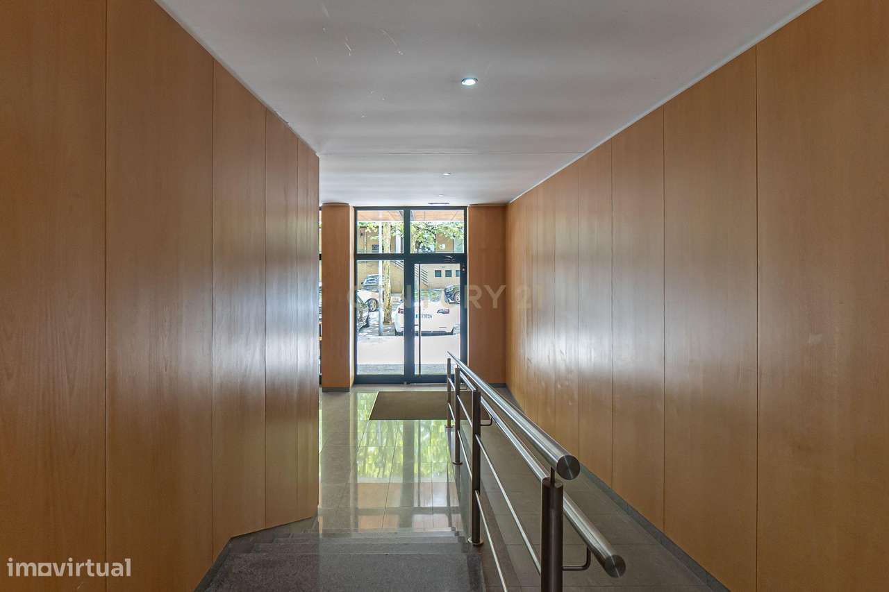 T3 Duplex junto ao Hospital de São João-13