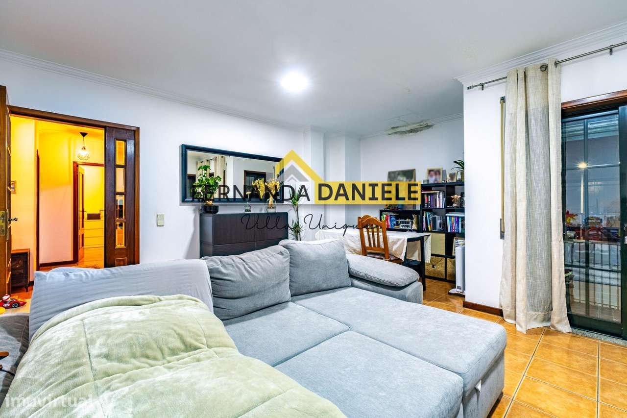 Oportunidade p/ investimento - Apartamento T2 com varanda em Fiães --3