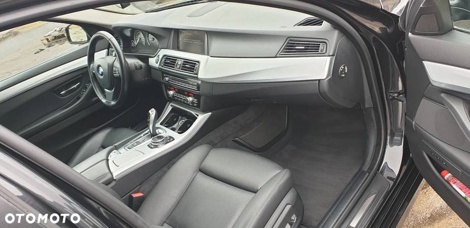 BMW Seria 5 530d xDrive - 9