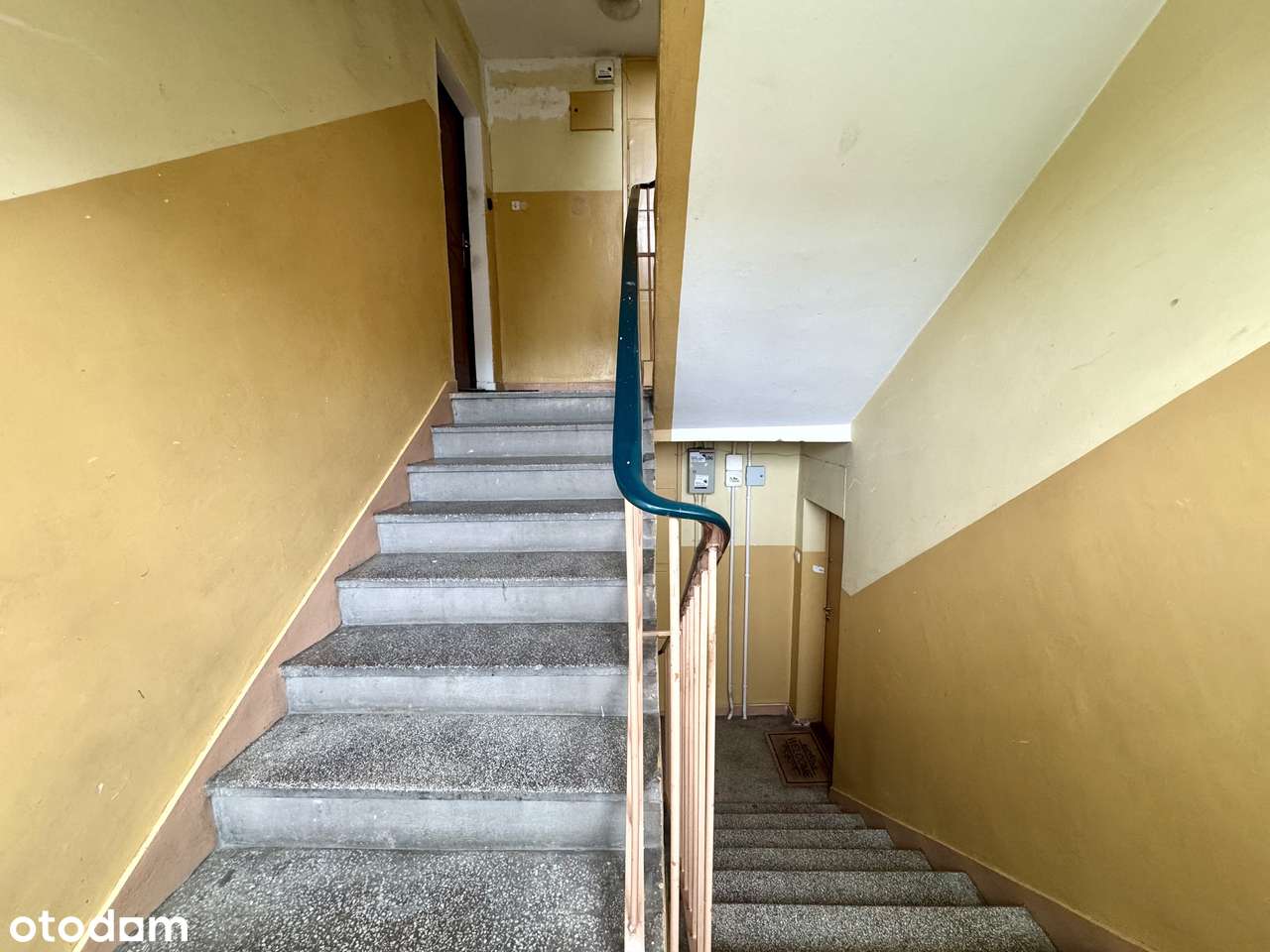 2 - pokojowe mieszkanie przy ul. Mikołaja Reja w Oleśnicy!-13