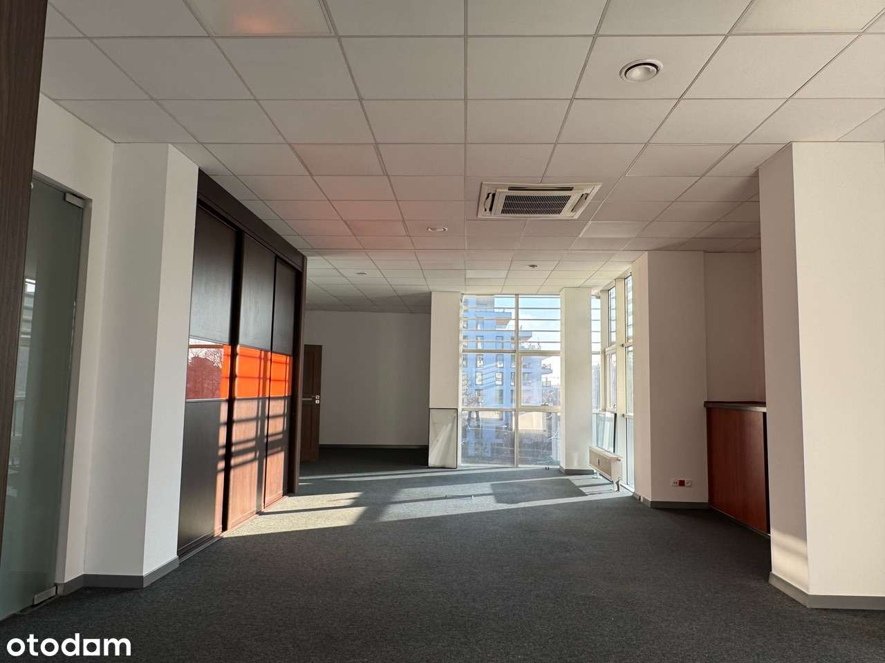Reprezentacyjny obiekt biurowo - mieszkalny, znakomita lokalizacja.-3
