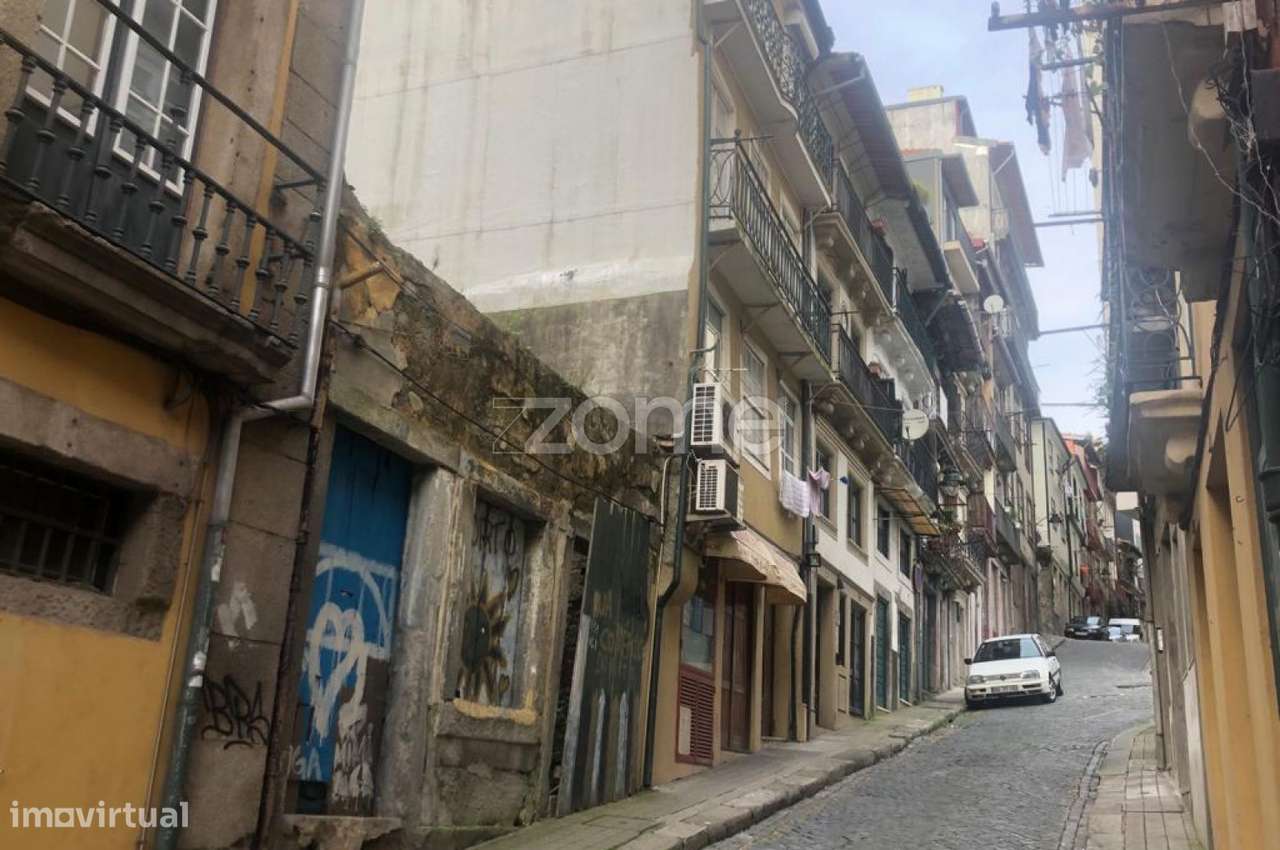Terreno na baixa do Porto - junto ao rio - Grande imagem: 3/22