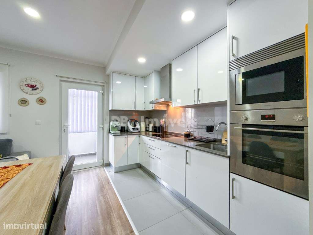 Apartamento T3 Remodelado c/ Varandas - Junto à Estação de Comboios...-6