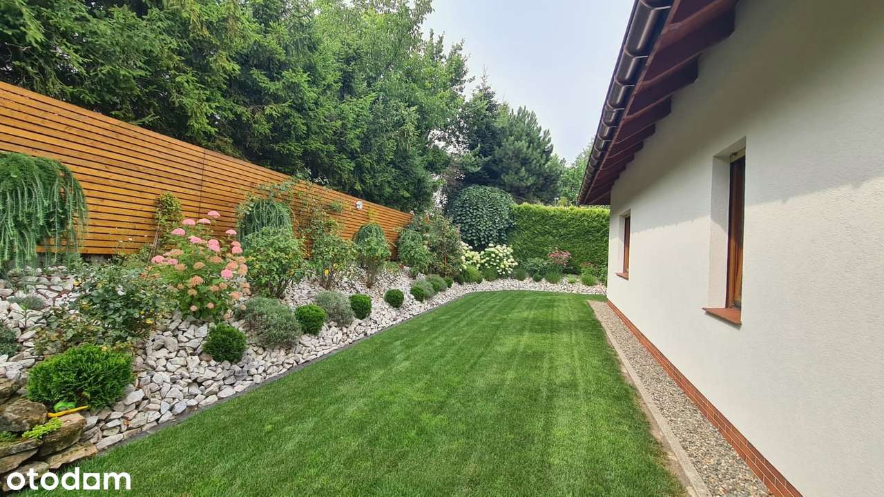 Dom z pięknym ogrodem w malowniczej okolicy-6