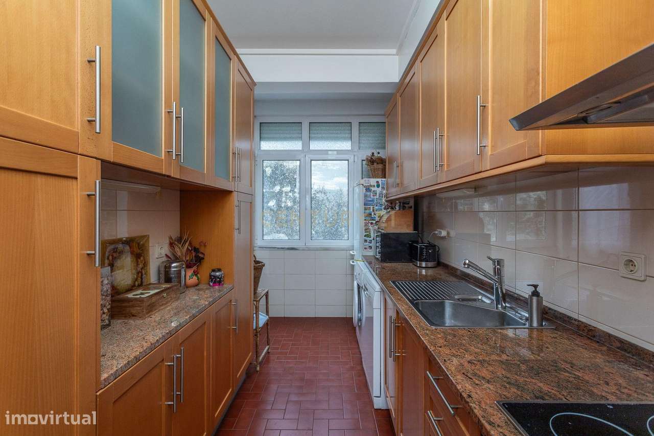 Apartamento T3 em Porto Salvo – Ideal para Viver ou Investir - Grande imagem: 4/36