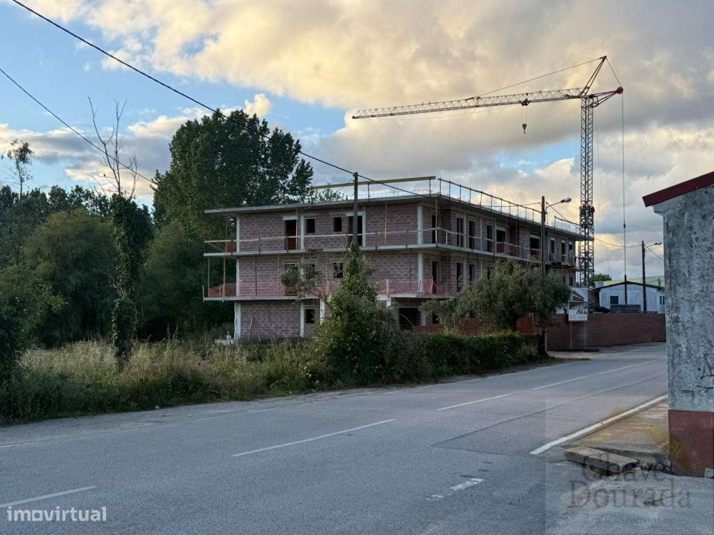 Apartamento T3 com logradouro e garagem - Mealhada-17