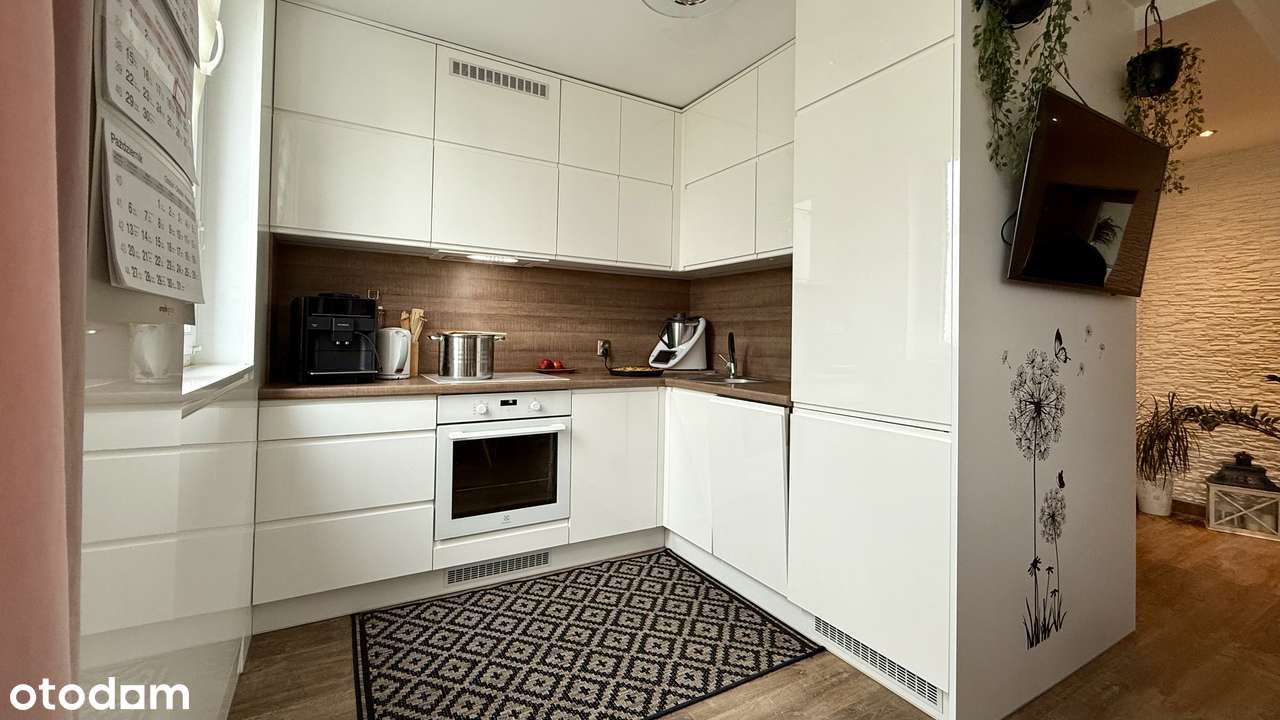 Przestronne 3-pokojowe mieszkanie po generalnym remoncie-8