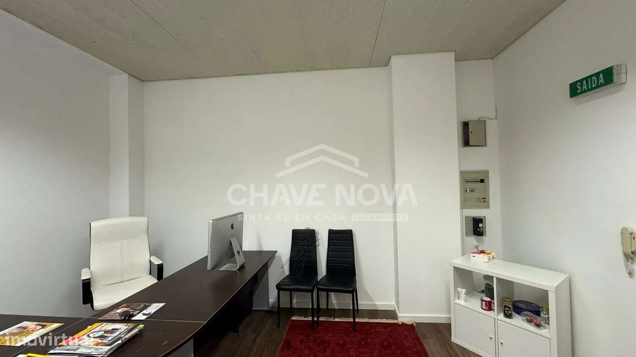 Escritório c/ 37m2 em frente a Estação Metro Galiza (Porto) - Grande imagem: 4/12