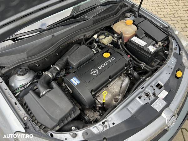 Opel Astra 1.6i Sport - 13