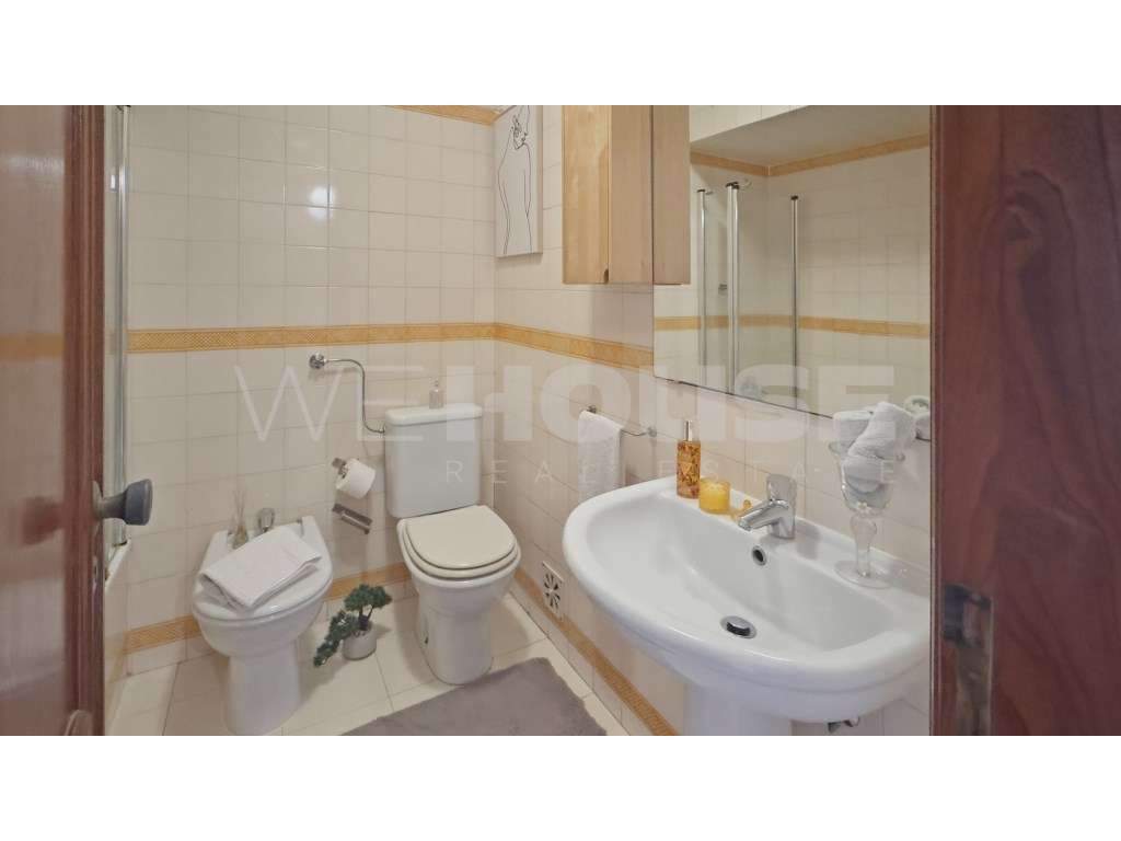 Apartamento T2 com Excelente Área e Vista Desafogada para Monsanto ...-12