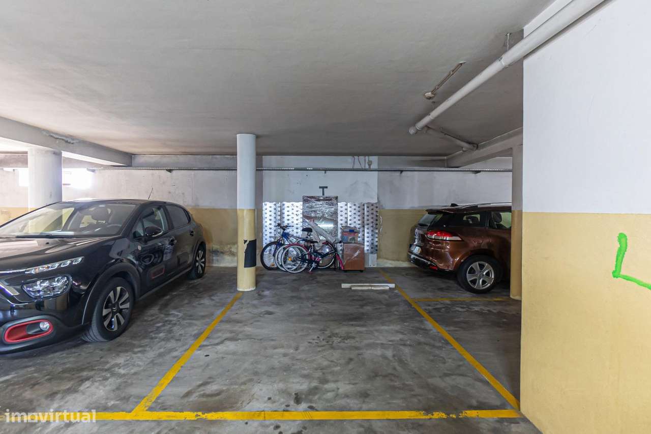 Oportunidade Imperdível, T3 Gondomar, condomínio Privado. Junto  Metro-18