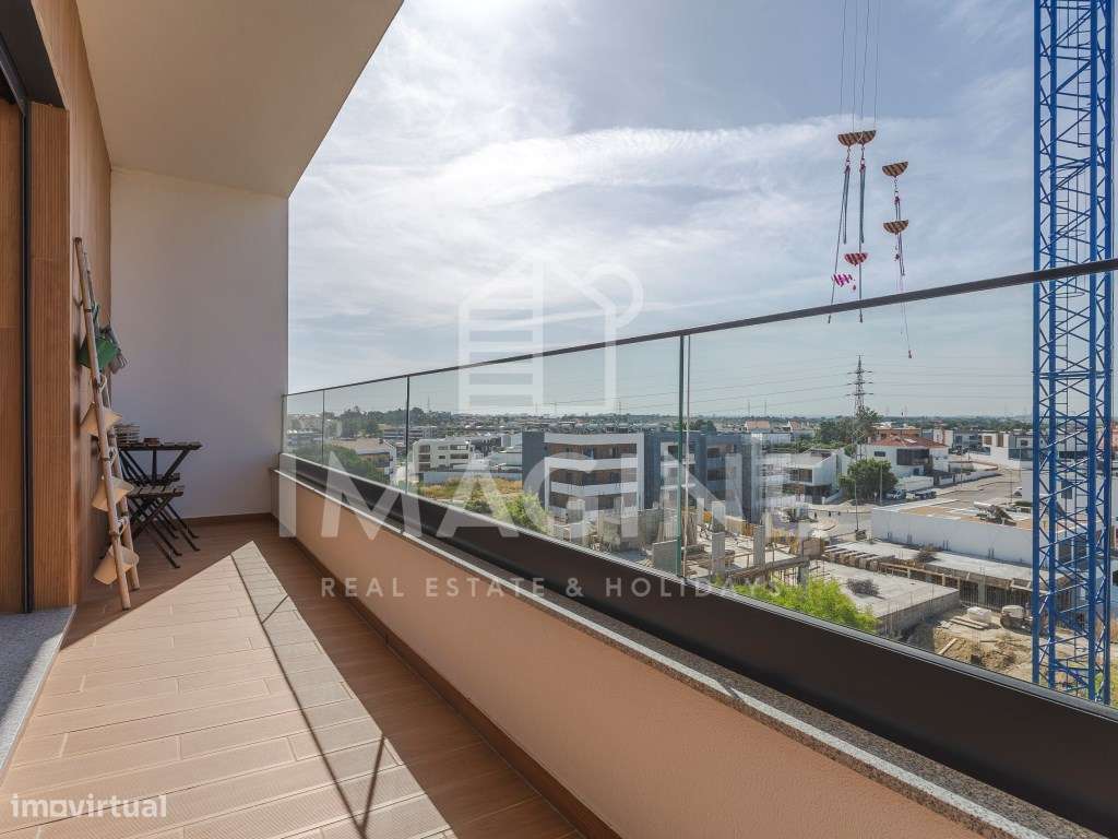Apartamento T2 com Varanda Aterraçada na Quinta da Amizade-18