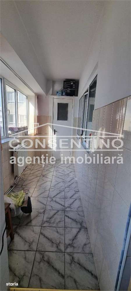 Se vinde imobil cu 4 camere , etaj 1, liber, in cart. Micro 5 - Imagine principală: 5/8