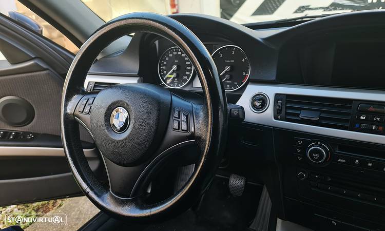 BMW 318 d Touring Navigation Sport - 11