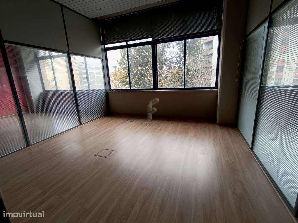 Escritório com 315 m2 no Edifício Empresarial - Grande imagem: 5/10