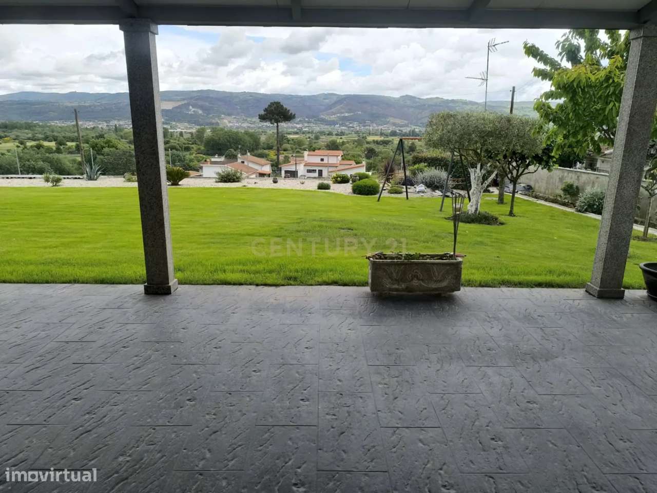 Magnífica casa com jardim de 2500 m2. A menos de 5 km do centro da cid - Grande imagem: 4/15