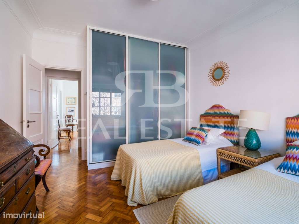 T3 com 1 Suite + Pátio comum e alguma VISTA RIO | RESTELO - Lisboa.-33