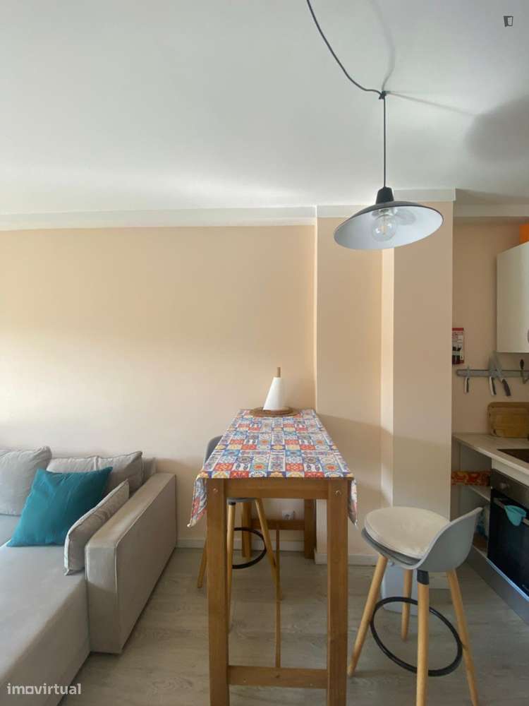 Apartamento com 1 quartos - localizado em Paranhos Porto - Grande imagem: 2/9