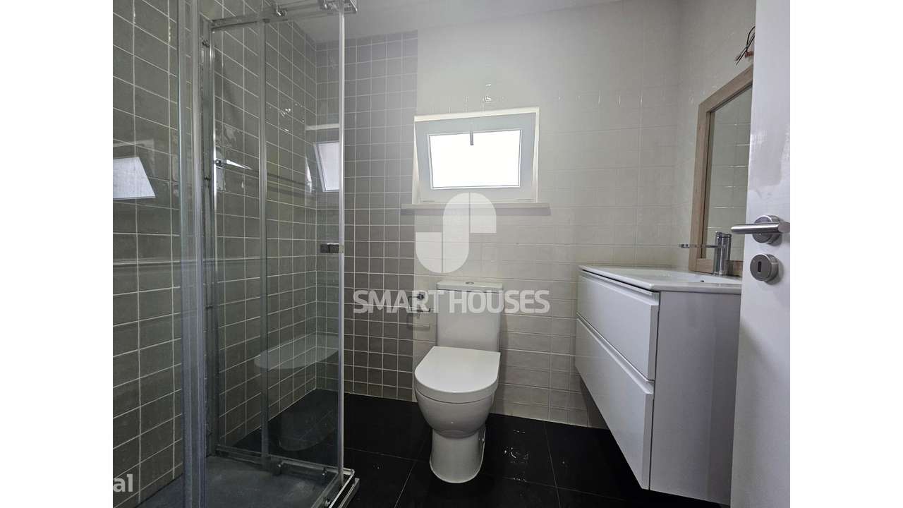 Moradia T3 Lombada (Poiares) c/ pátio-5