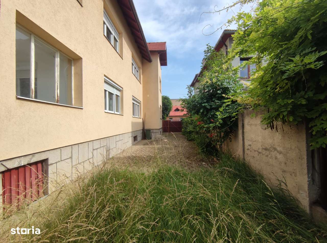 Vila, 2 apartamente, teren 670 mp, Mircea cel Batran. - Imagine principală: 2/17