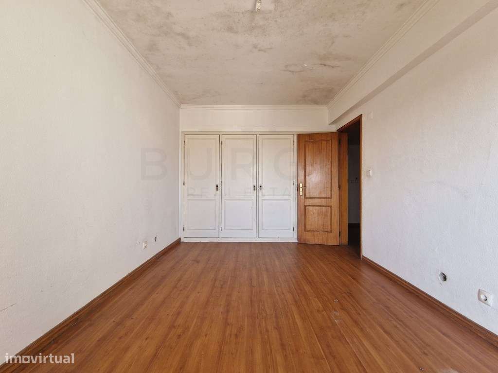 Espaçoso apartamento T2, localizado em São Marcos, Cacém.-10