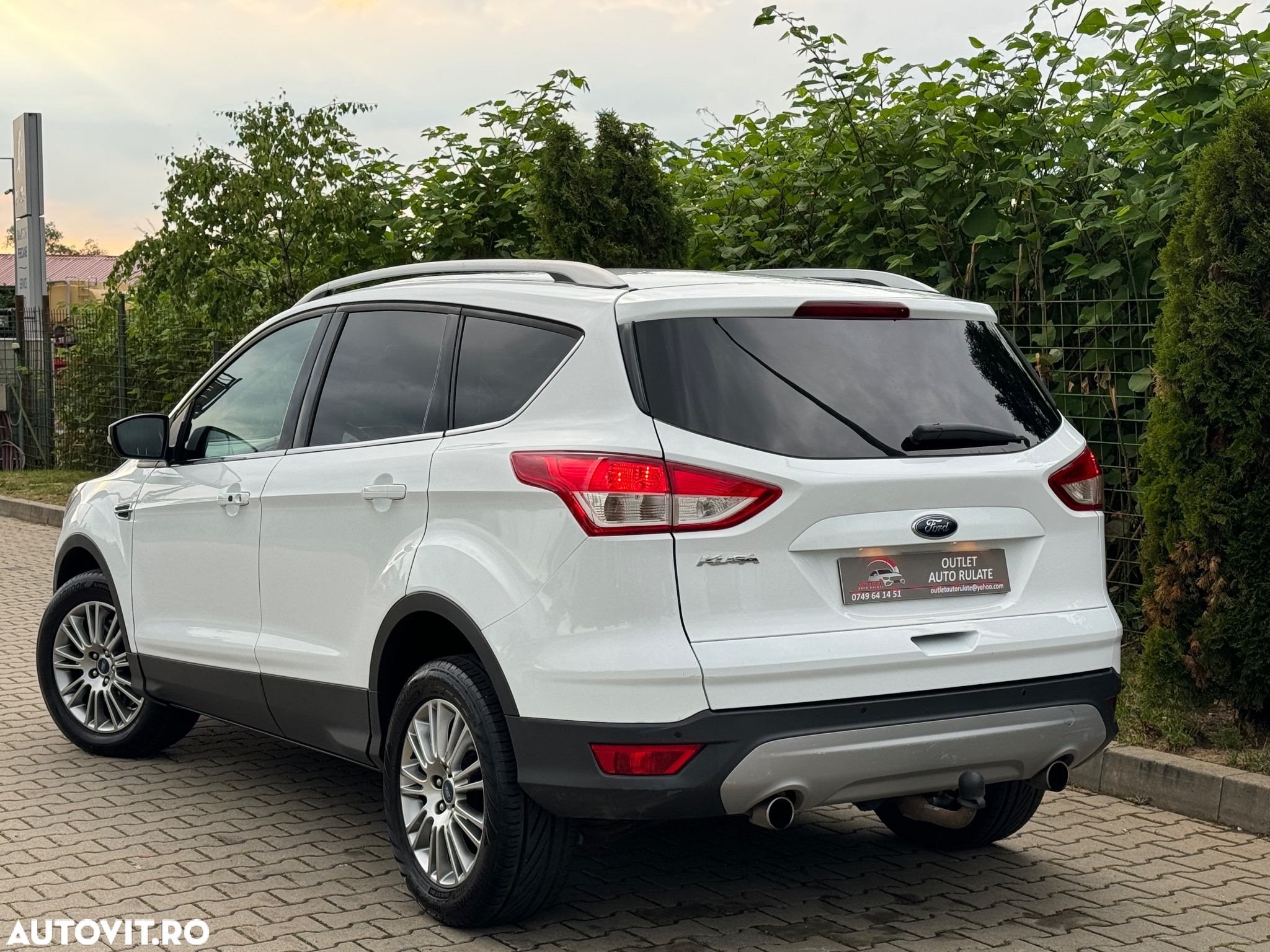 Ford Kuga 2.0 TDCi 2x4 Titanium - 13