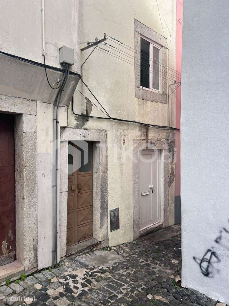 Prédio em Propriedade Total na Mouraria — Ideal para AL ou  T0/T1-8