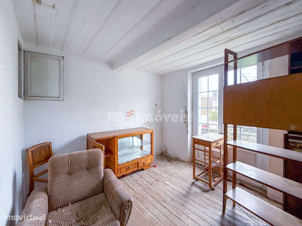 Prédio de 2 pisos Habitável - Grande imagem: 3/15