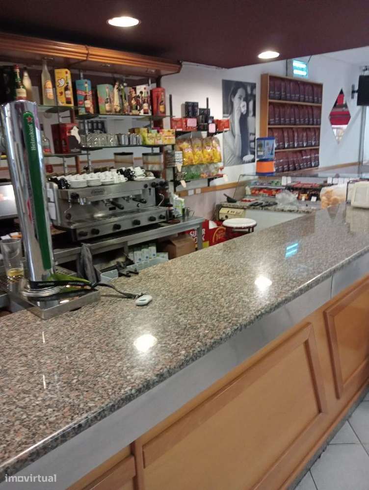 GRANDE OPORTUNIDADE ! TRESPASE DE CAFE EM GAIA-7