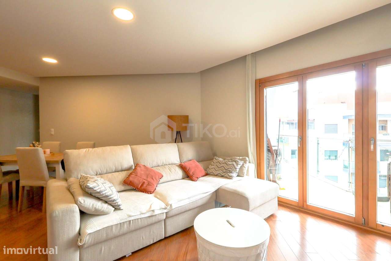 T3 COM ÁREAS ACIMA DA MÉDIA E BOX DUPLA – URBANIZAÇÃO JARDIM DA AMOREI - Grande imagem: 2/23