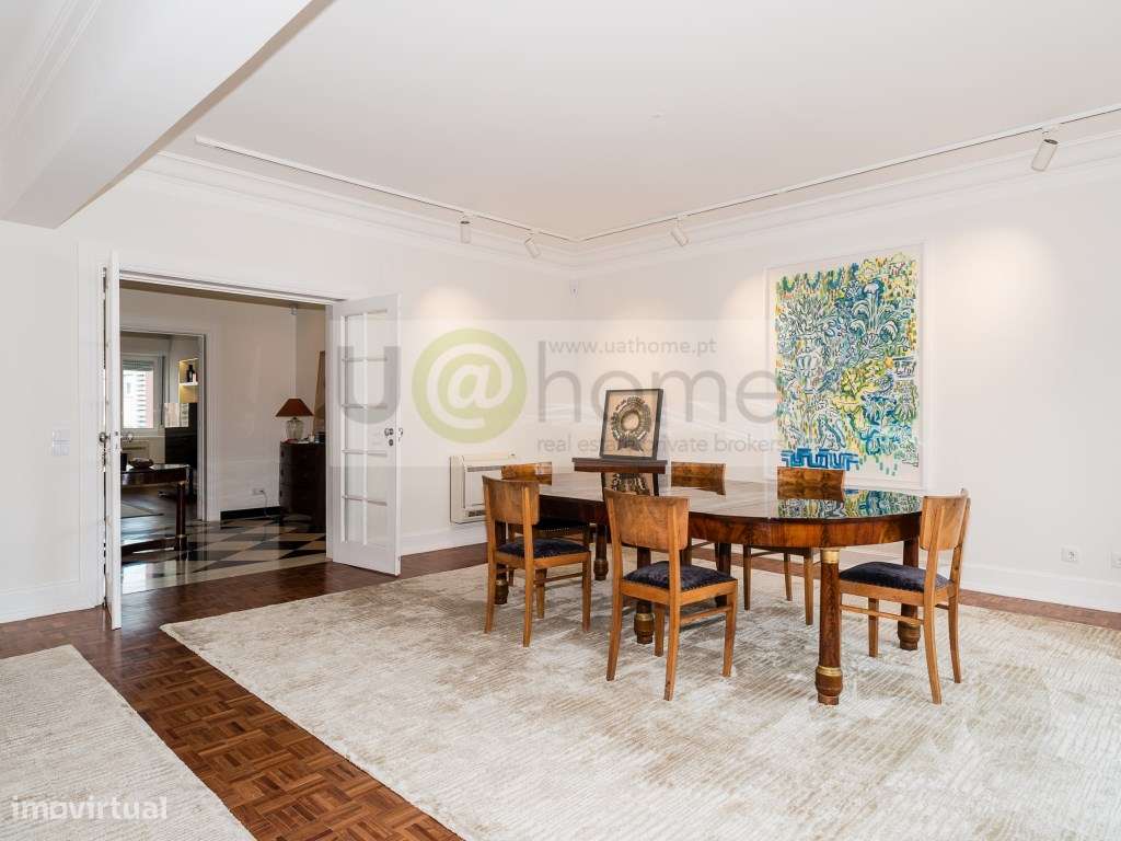 Apartamento T4+ 1 na Lapa-7