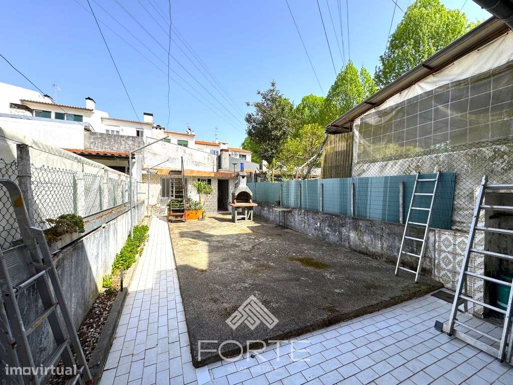 Moradia em banda T3 em São João da Madeira-22